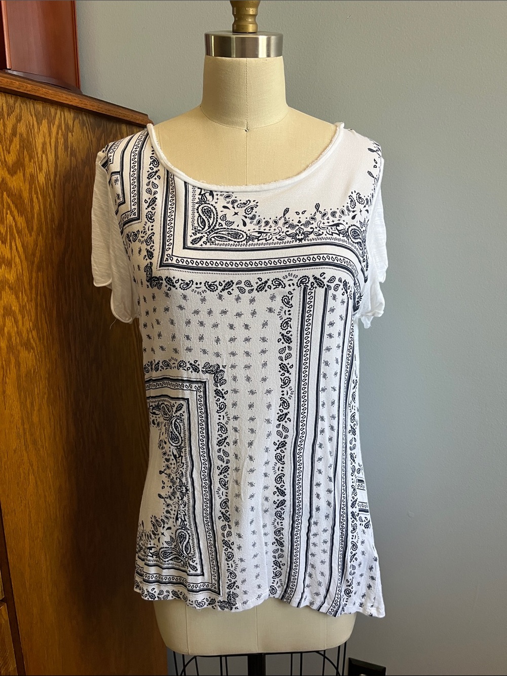 White Bandana-Print Short Sleeve Tee by